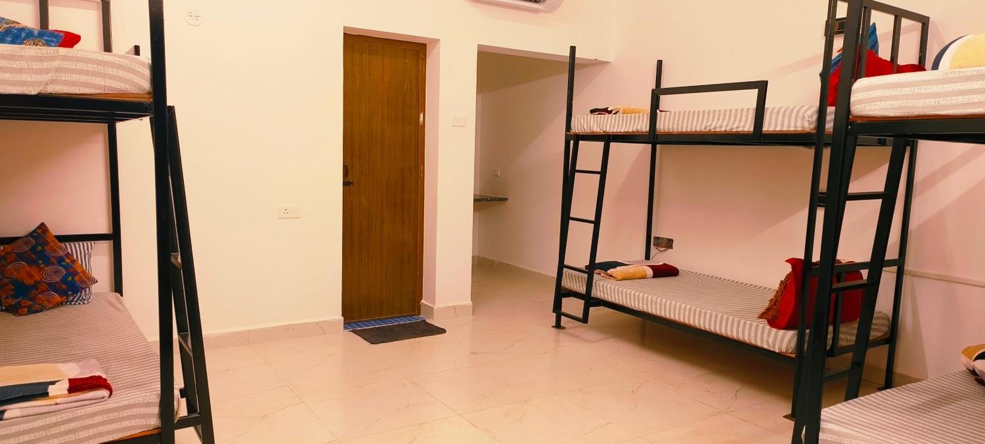 Mitra Hostel 瓦加托 外观 照片